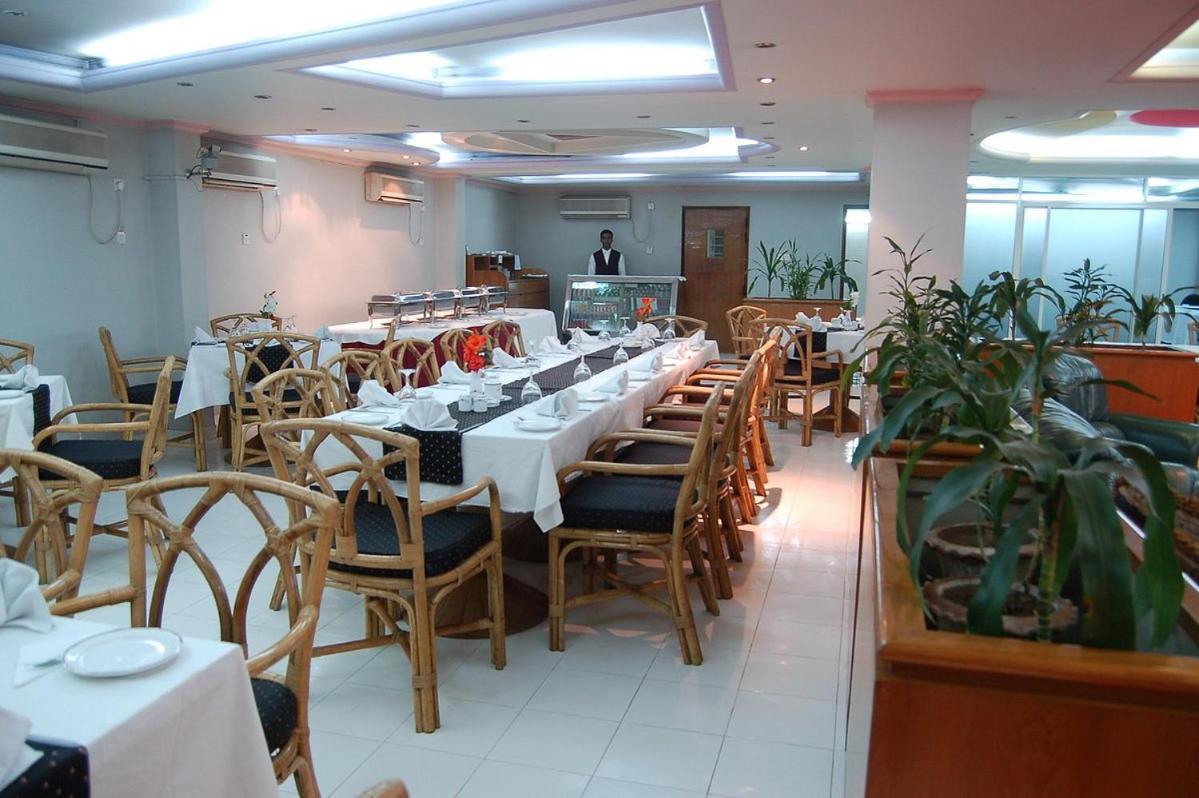 Hotel De Crystal Crown Dhaka Exterior foto