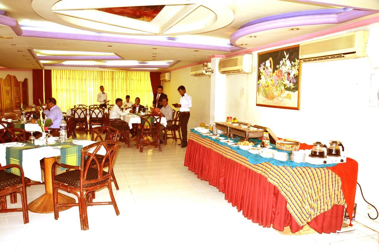 Hotel De Crystal Crown Dhaka Exterior foto